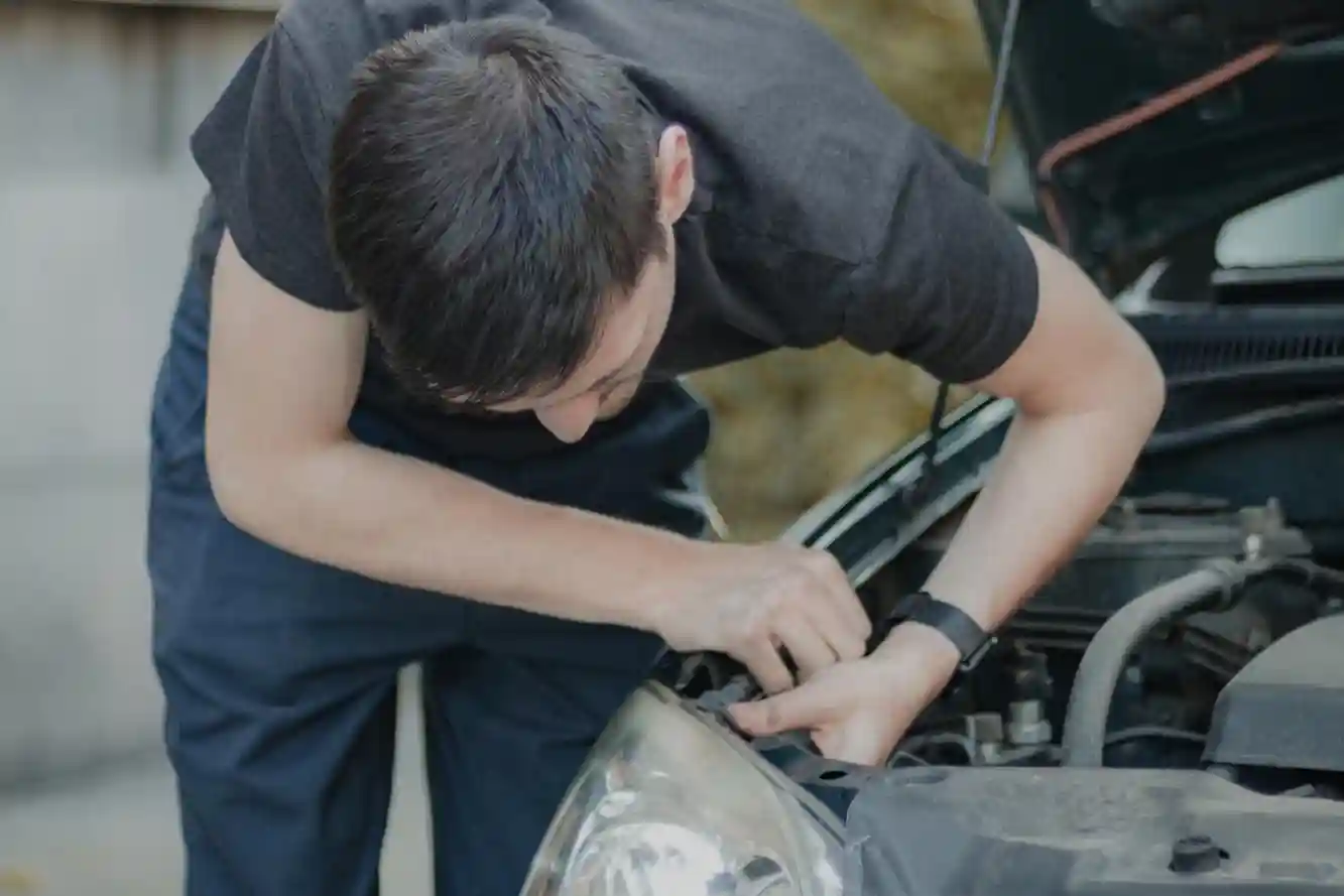 Pengecekkan Mobil Bekas Banjir