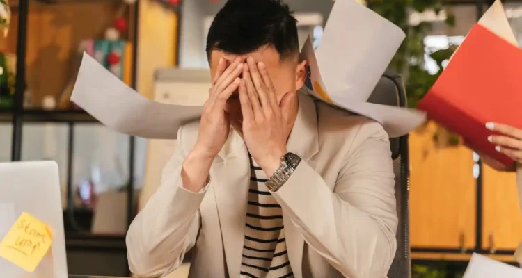 Tanda Awal Burnout dan Cara Mengatasinya di Tahun 2025